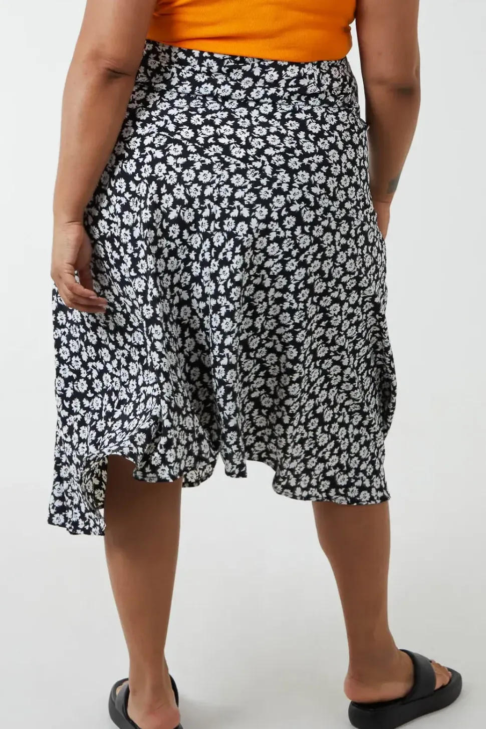 Plus Size Asymmetric Seam Midi Skirt
