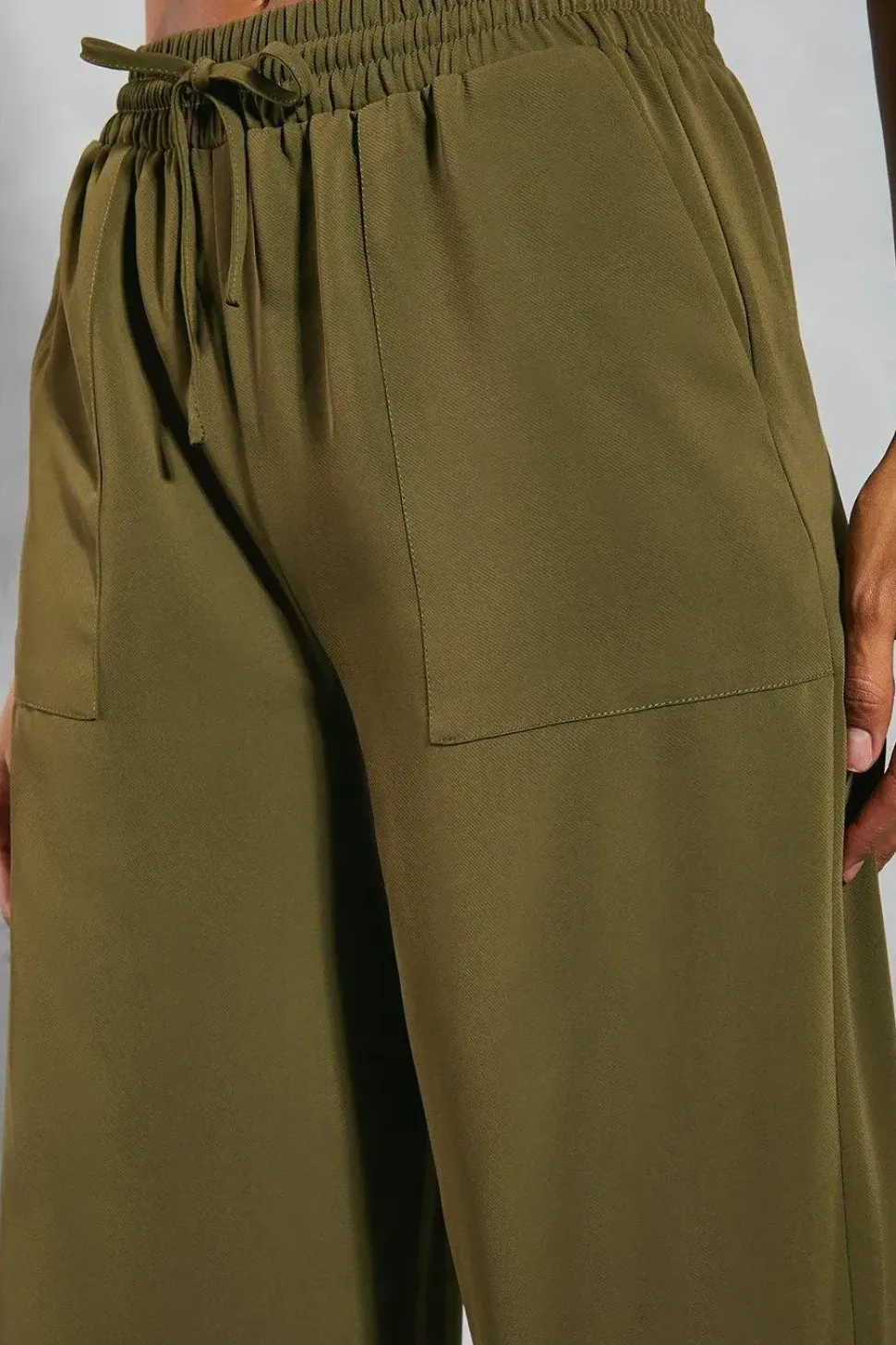Pocket Detail Wide Leg Trousers