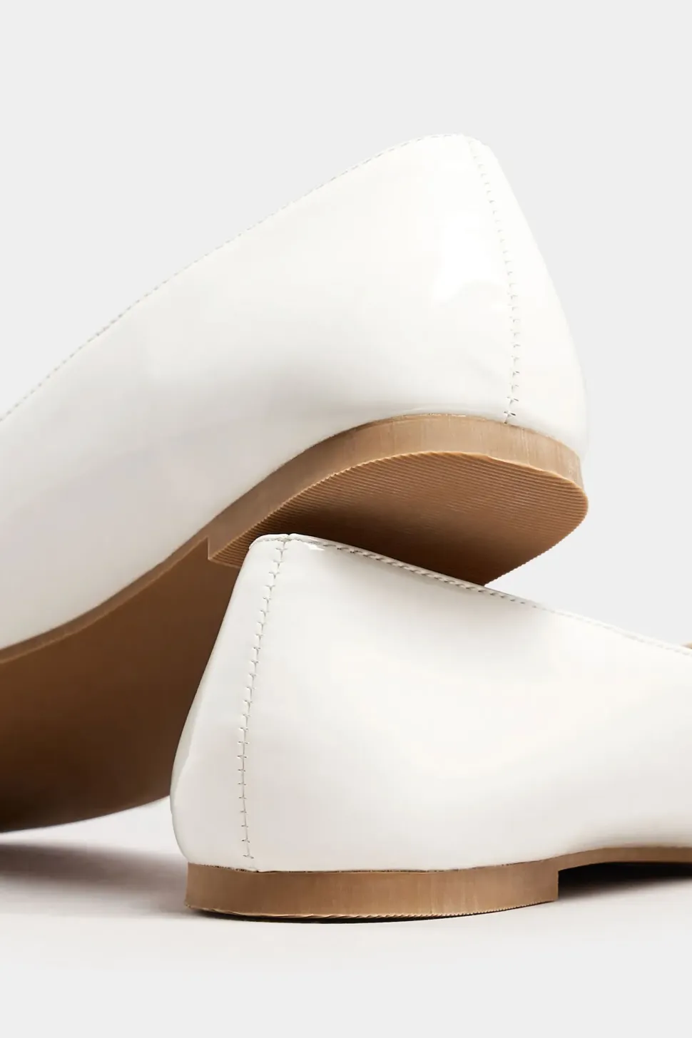 Pointed Buckle Flats