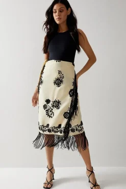 Premium Embroidered Tassel Sarong