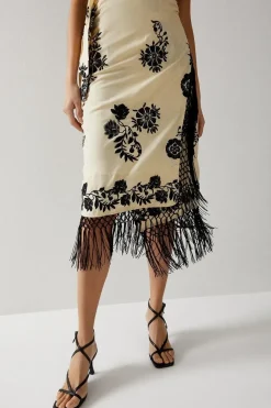 Premium Embroidered Tassel Sarong
