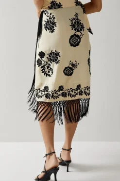 Premium Embroidered Tassel Sarong