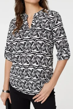Printed Collarless V-Neck 3/4 Blouse