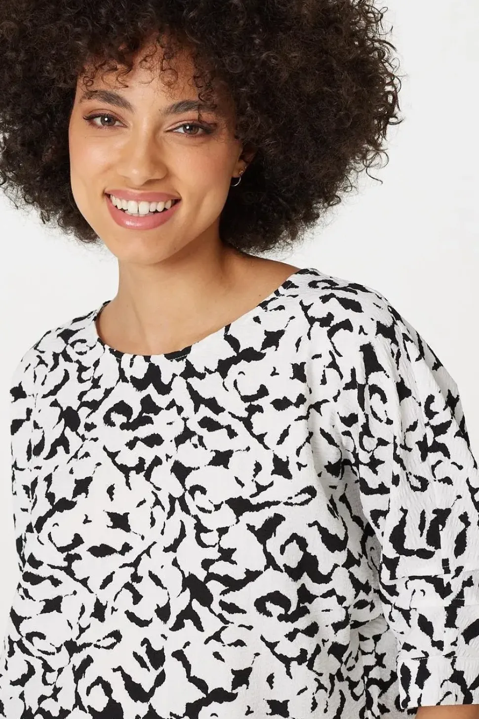 Printed Gathered Sleeve Blouse