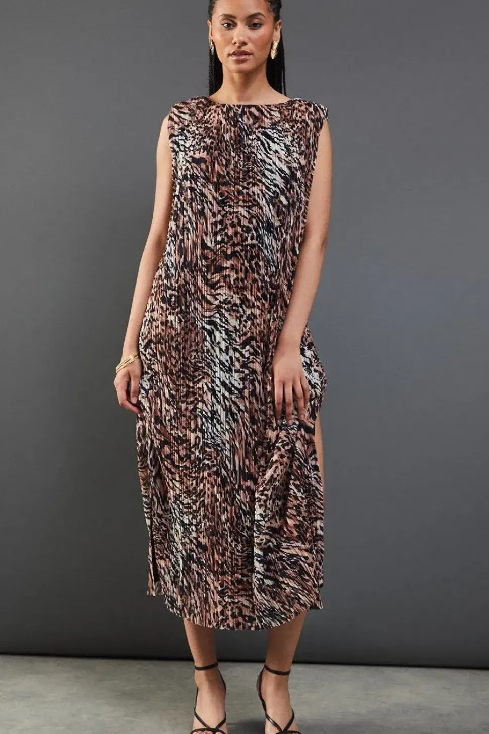 Printed Plisse Shoulder Pad Sleeveless Midi Dress