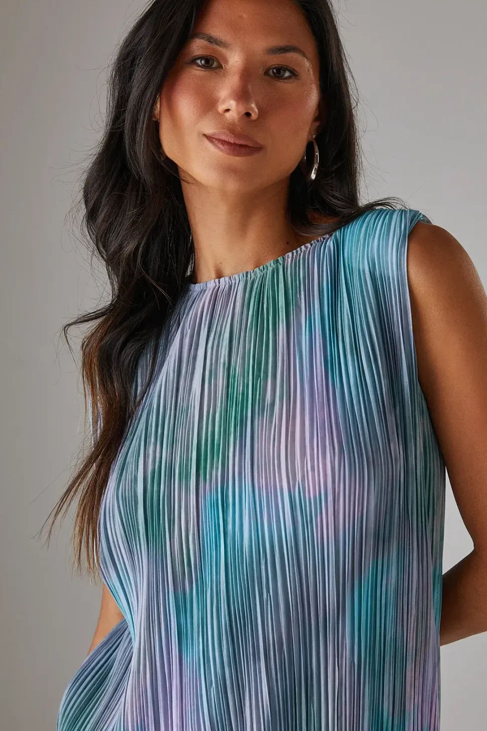 Printed Tie Dye Plisse Shoulder Pad Sleeveless Midi Dress