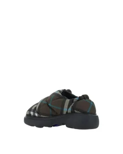 Quilted Slip-On Flat Shoes with Iconic Check Pattern