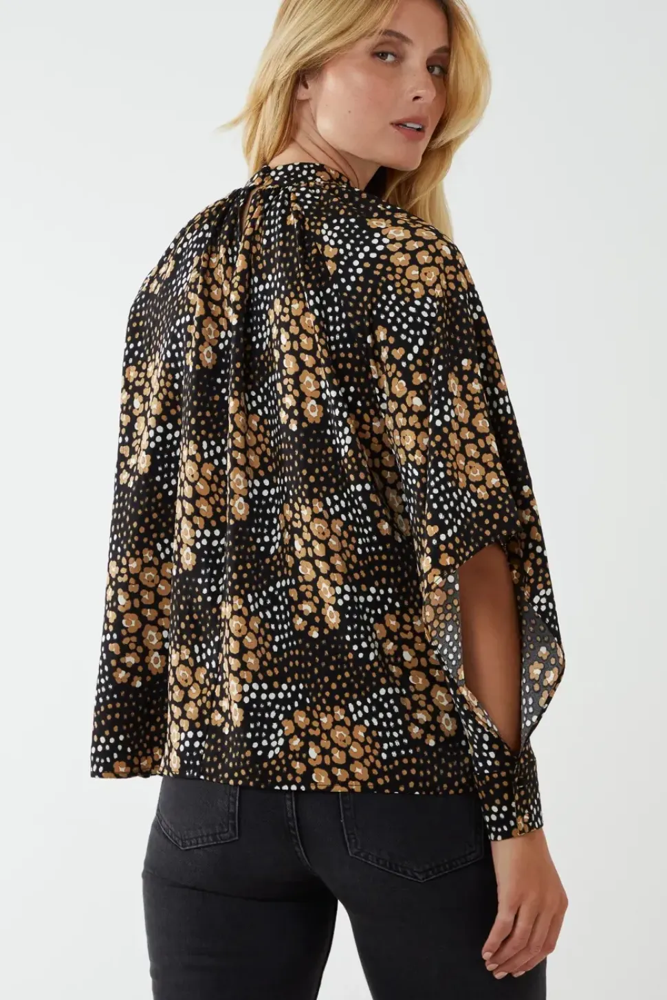 Raglan Cut Out Sleeve Volume Top