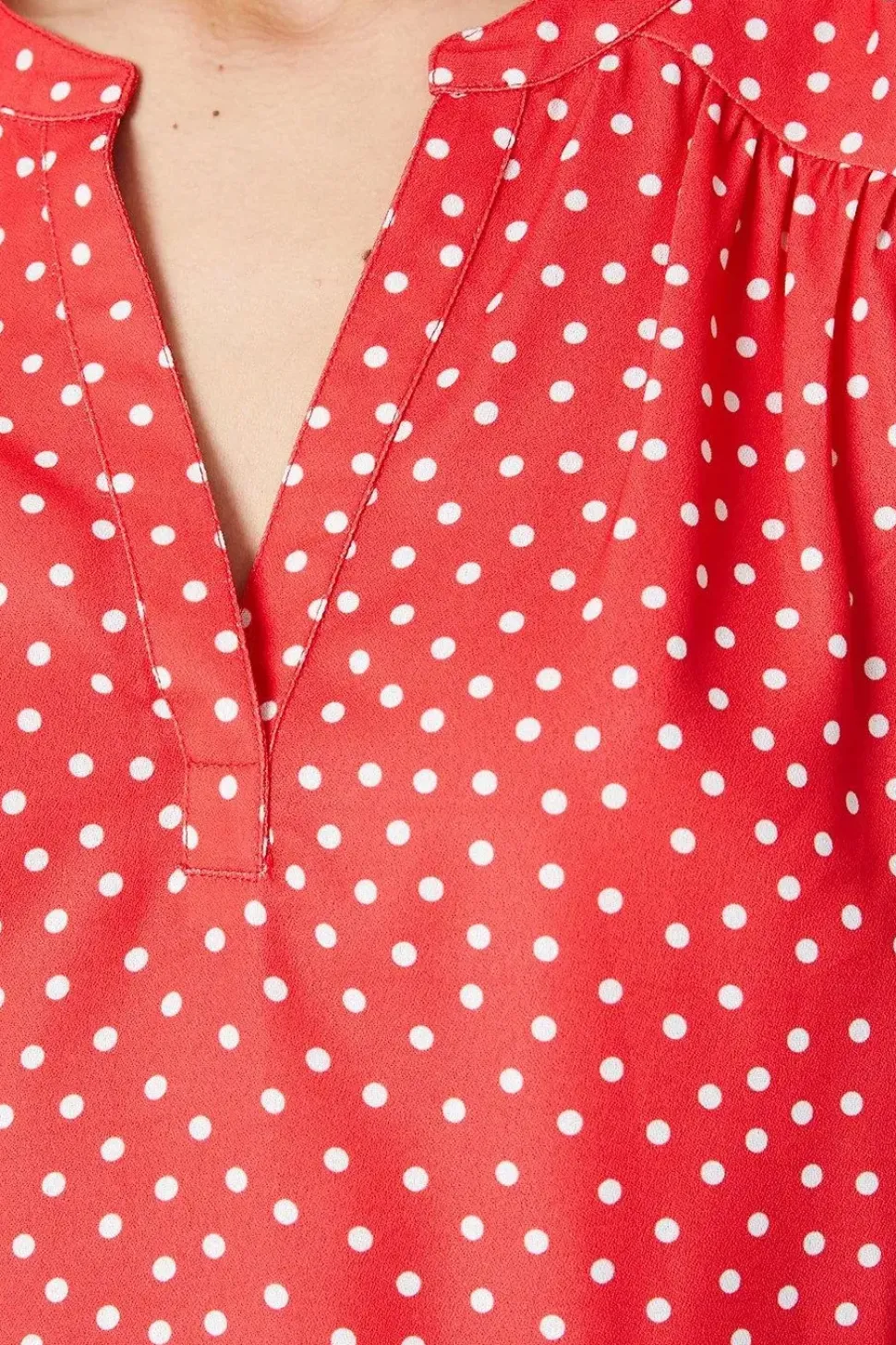 Red Spot Sleeveless Collarless Blouse