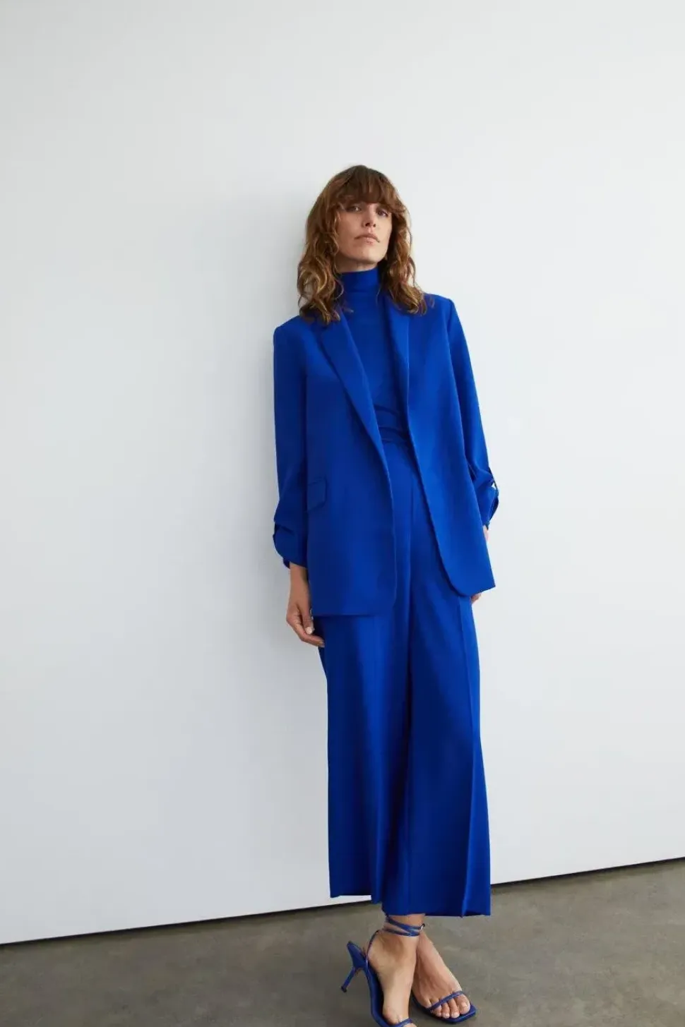 Relaxed Roll Sleeve Edge To Edge Blazer