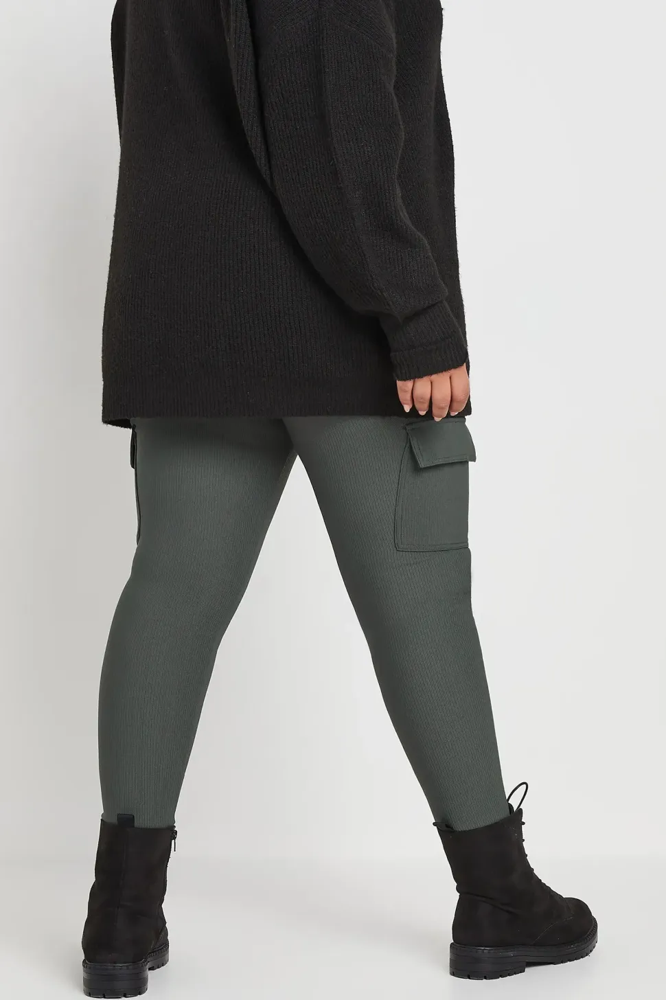 Ribbed Cargo Leggings
