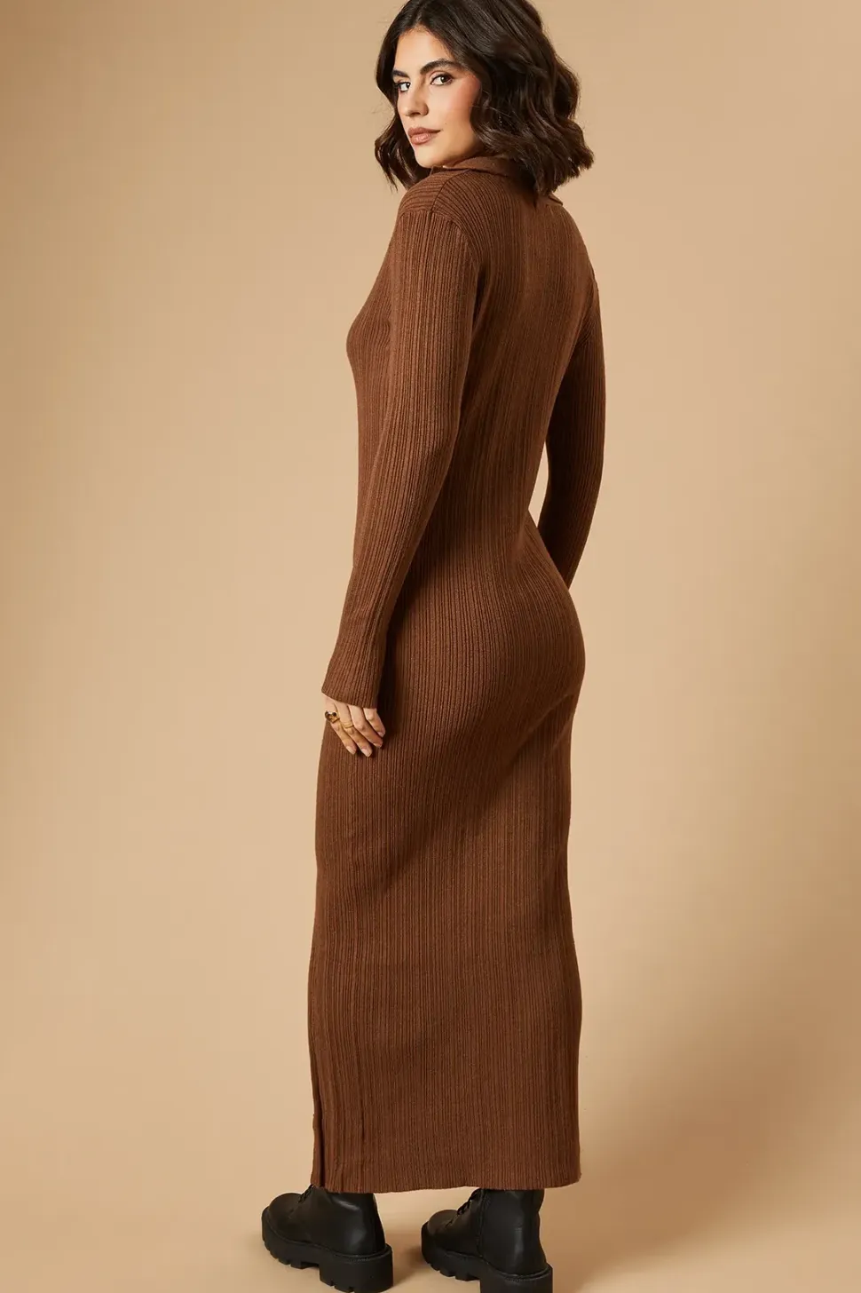 Ribbed Collared Knitted Midi Dress