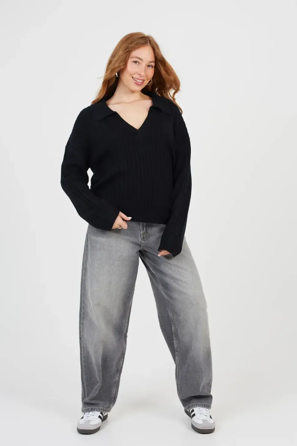 Ribbed Trophy Neck Knited Jumper