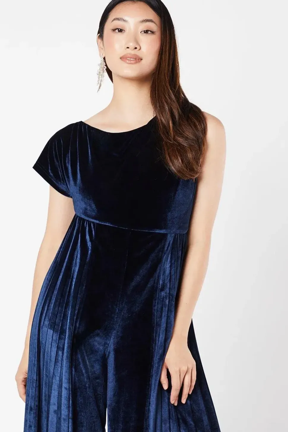 Round Neck Pleated Velvet Jumpsuit