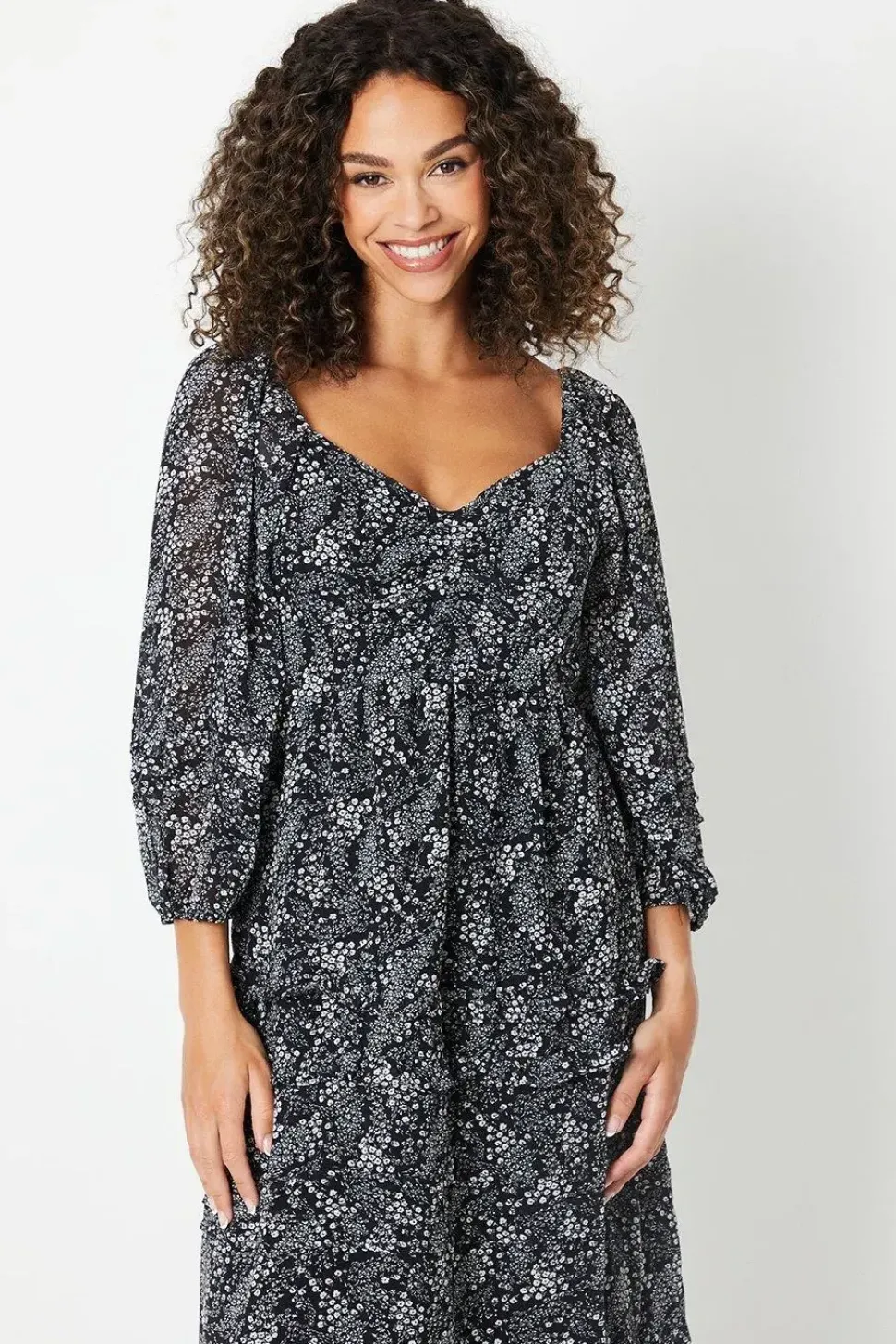 Ruffle Detail Sweetheart Chiffon Midi Dress