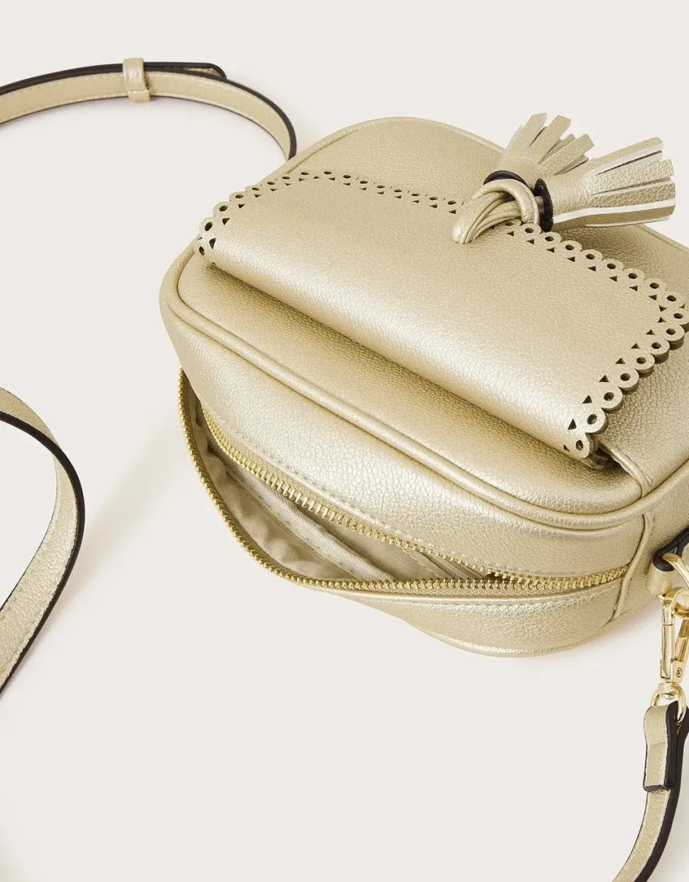 Scalloped Camera Bag