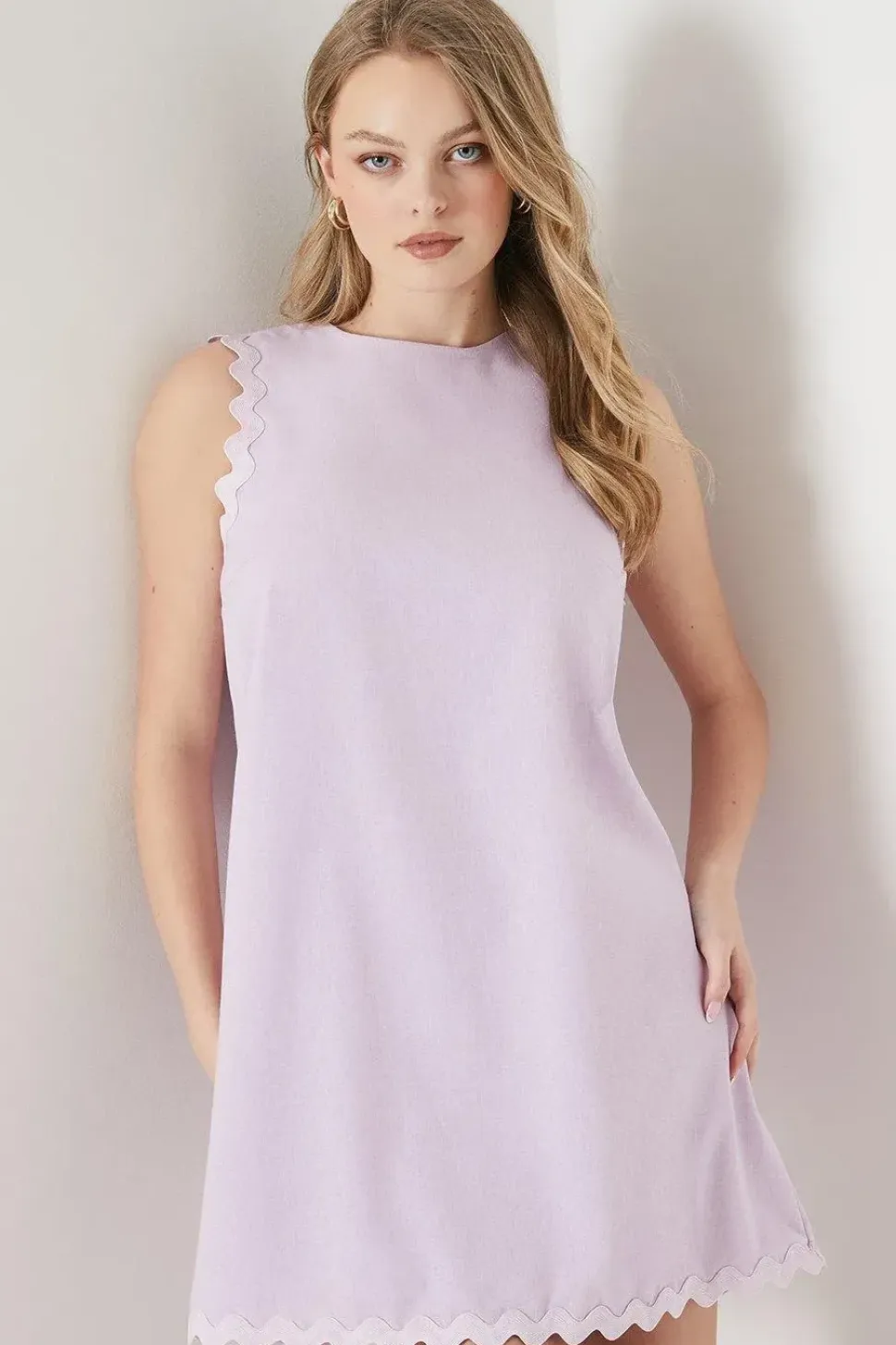Scallop Edge Mini Shift Dress