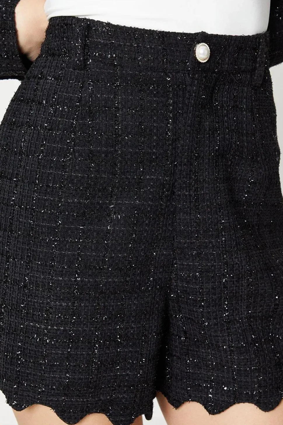 Scallop Edge Tweed Shorts