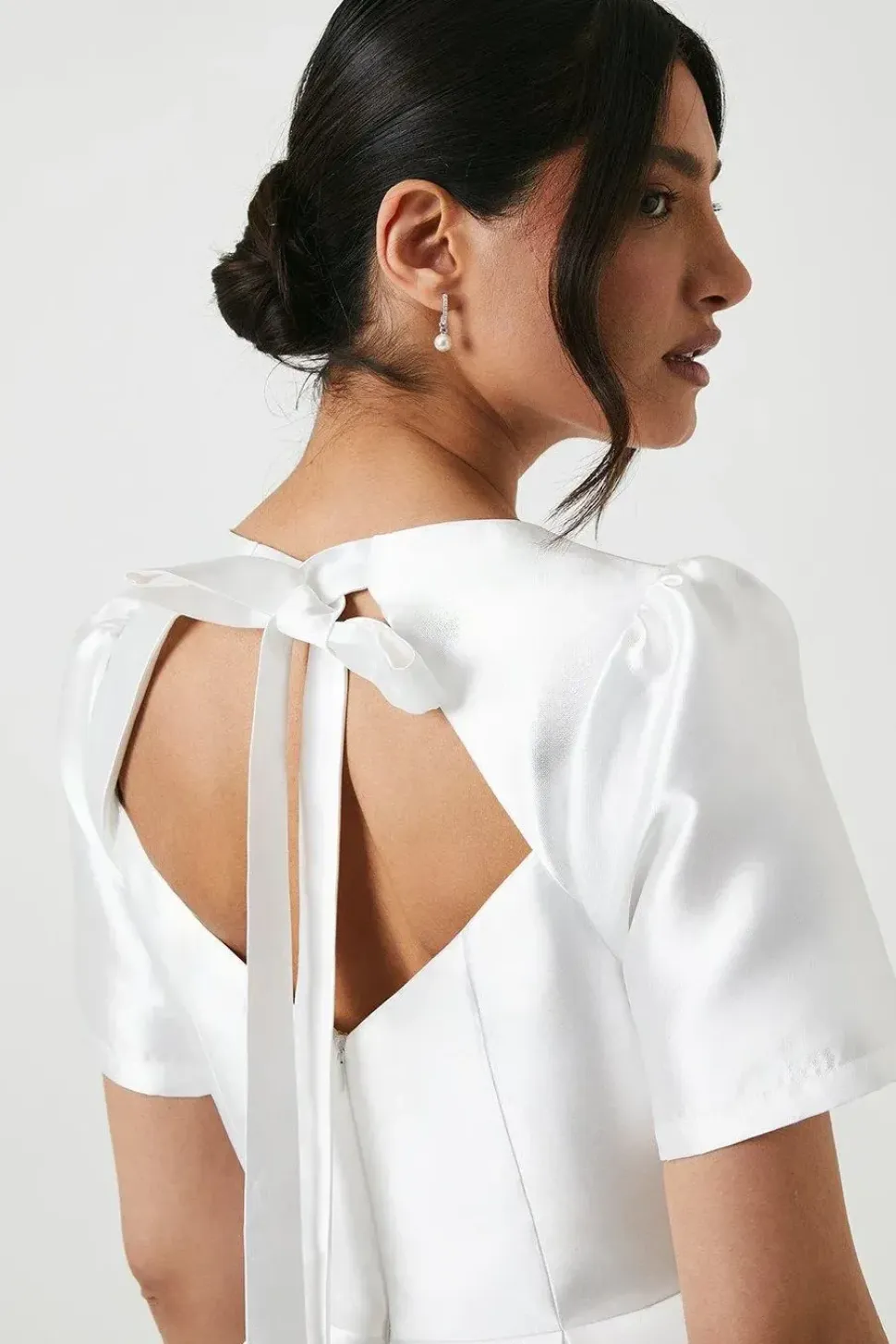 Short Sleeve Bow Back Twill Wedding Dress
