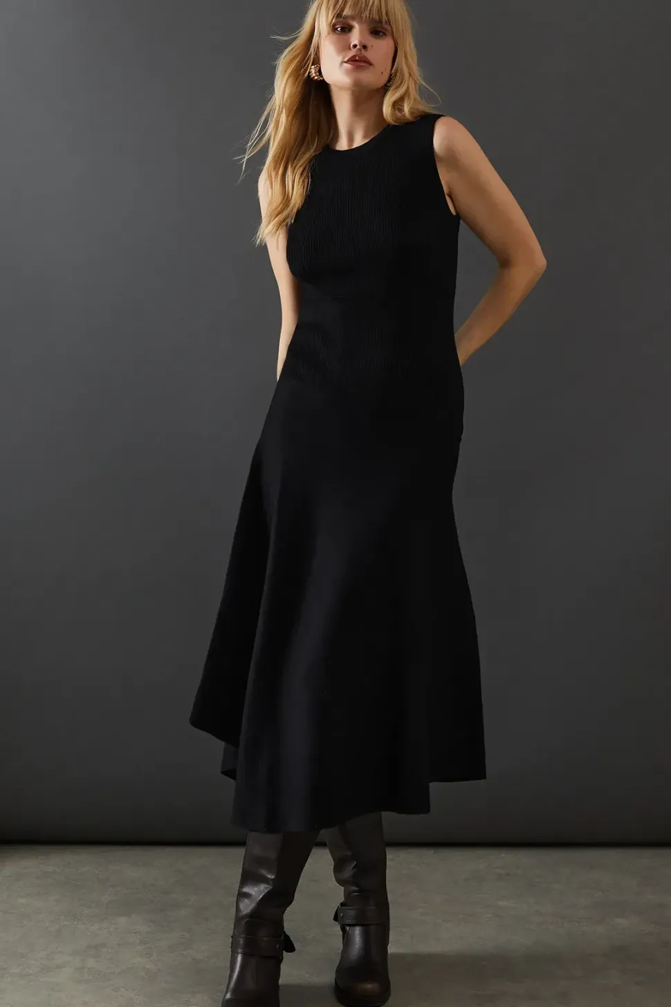 Sleeveless Asymmetric Hem Knitted Dress
