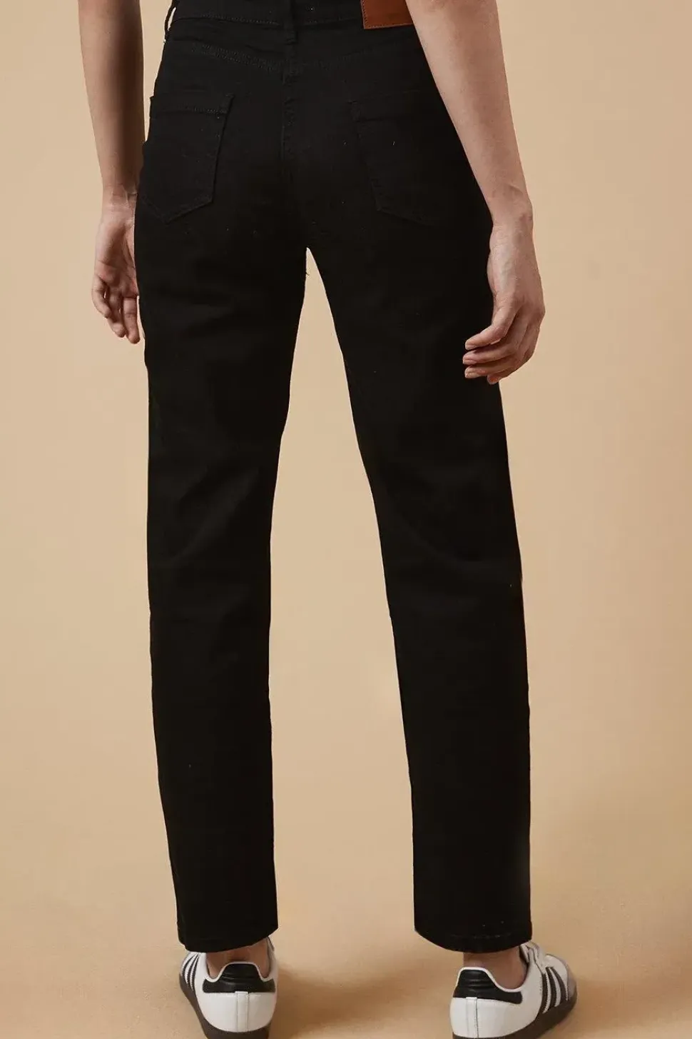 Slim Mom Jeans