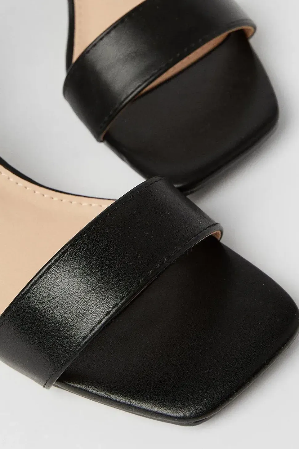 Stephanie Medium Block Heeled Sandals