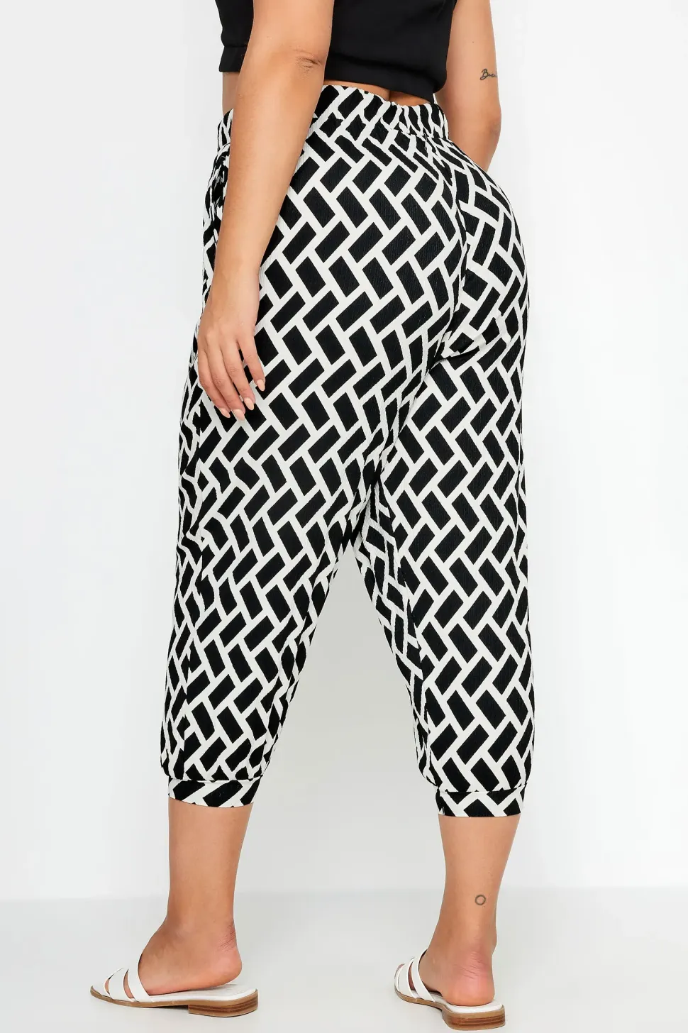 Textured Cropped Harem Trousers