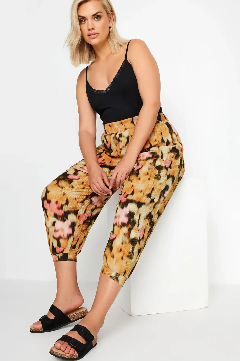 Textured Cropped Harem Trousers