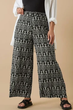 Textured Cropped Harem Trousers