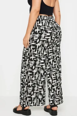 Textured Wide Leg Trousers