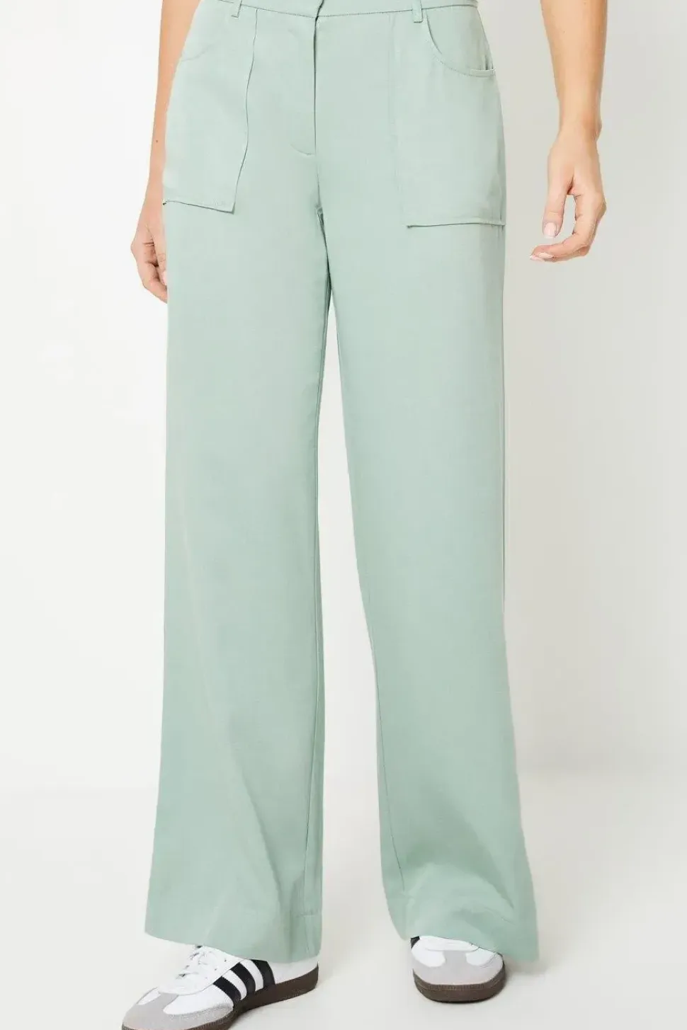 Top Stitch Patch Pocket Wide Leg Trouser