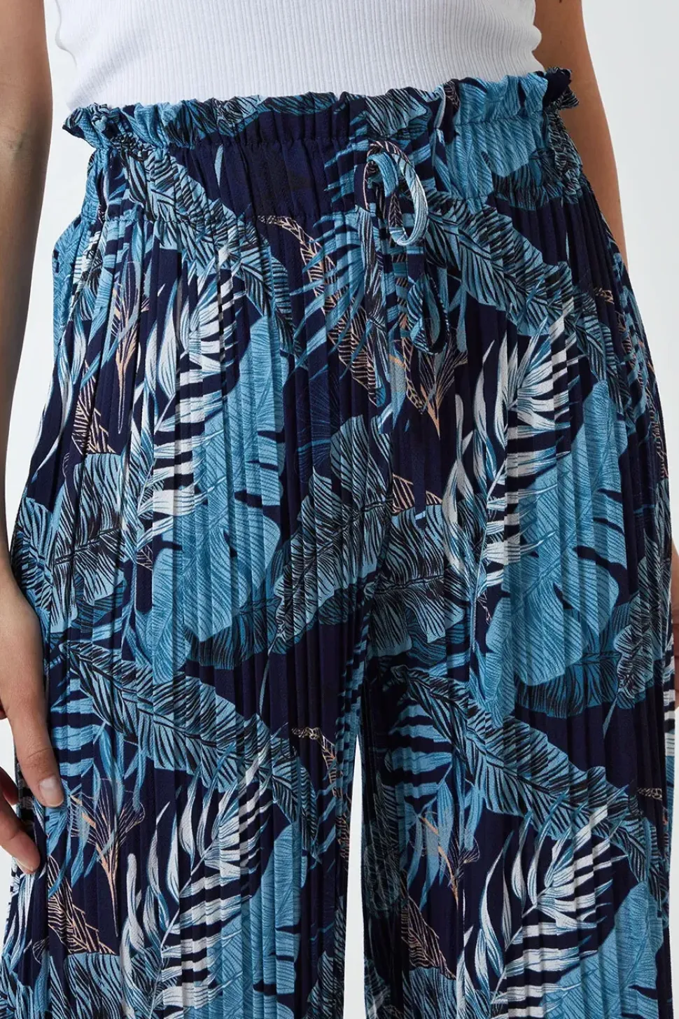 Tropical Print Pleated Wide Legs Trouser