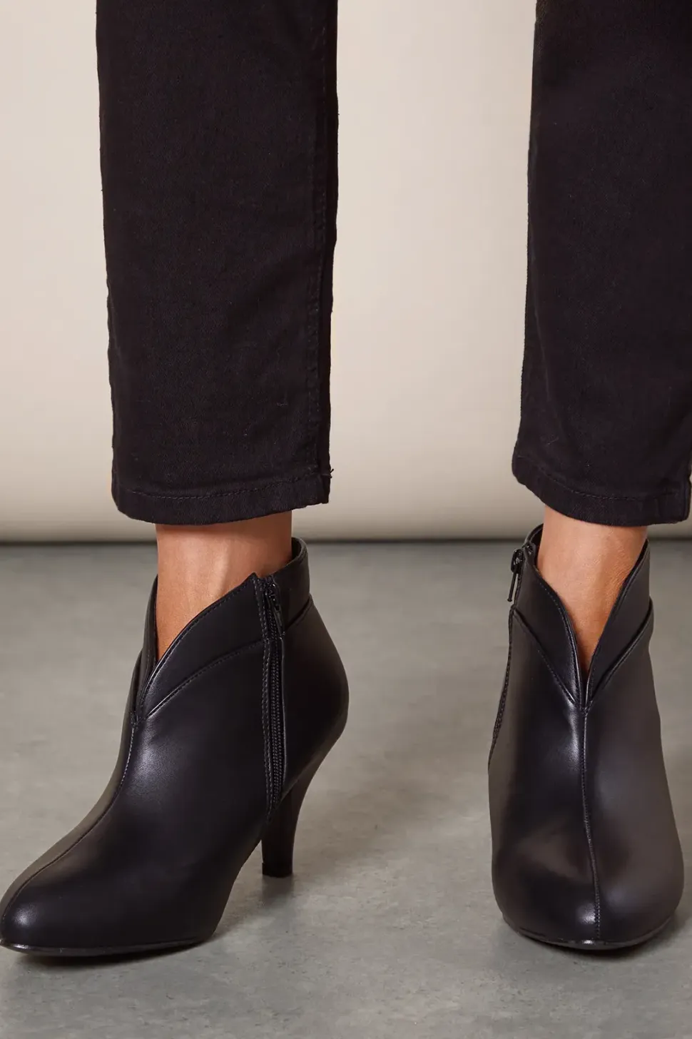 Wide Fit Ashleigh Pointed Shoe Boots