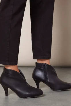 Wide Fit Ashleigh Pointed Shoe Boots