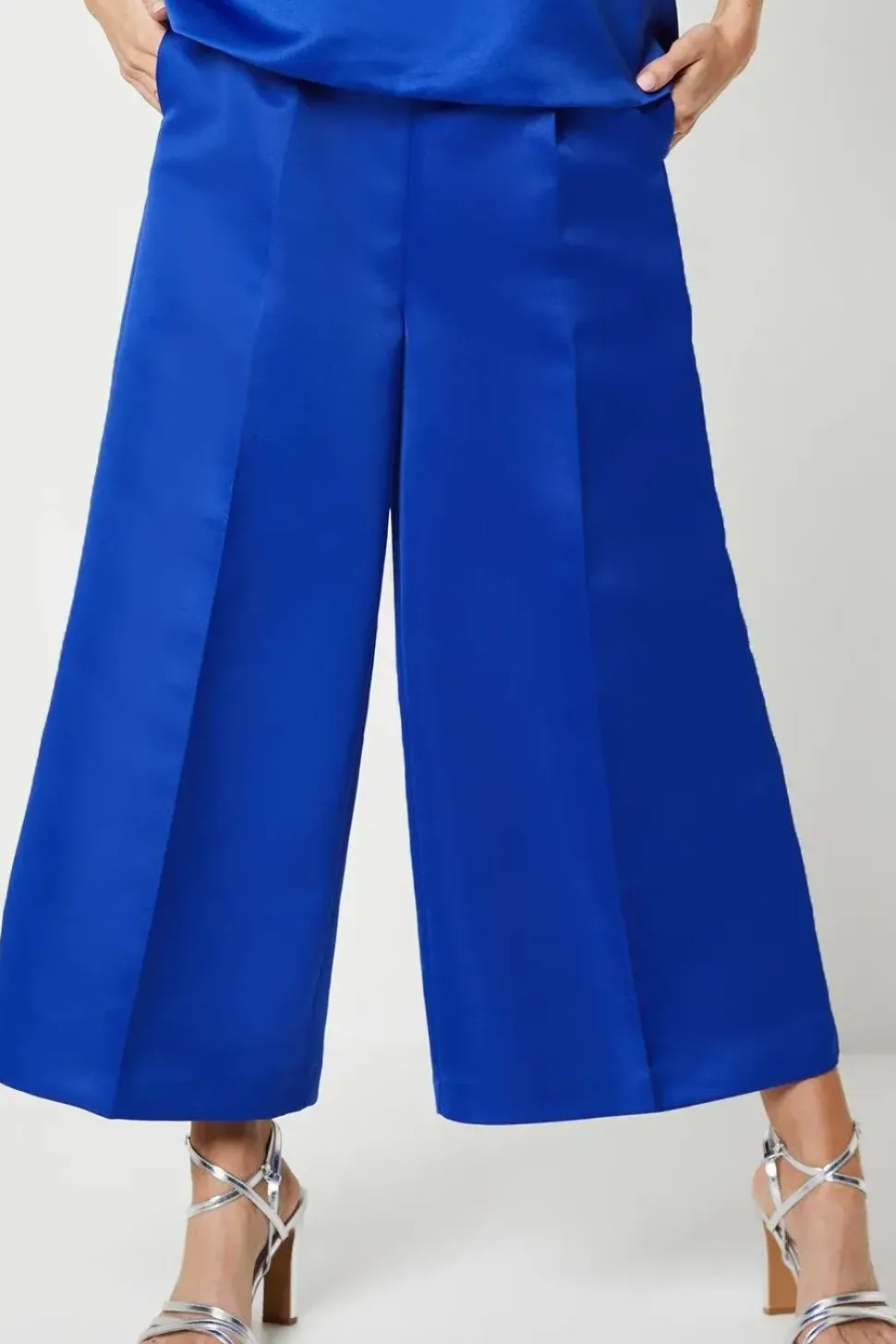 Wide Leg Structured Satin Trouser