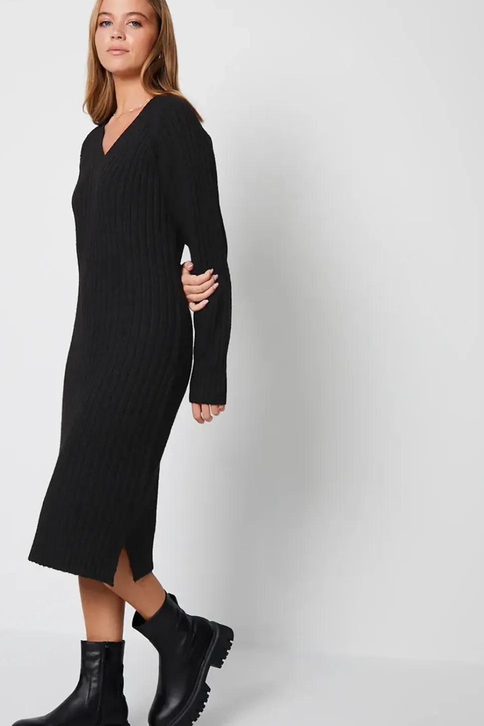 'Ava' V-Neck Knitted Midi Dress