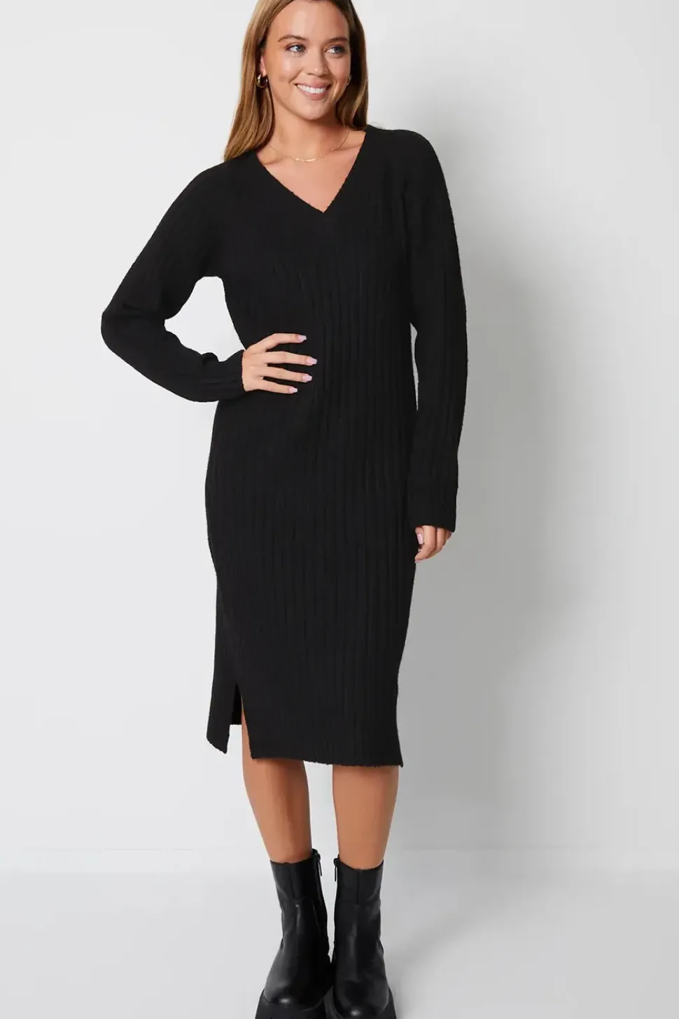 'Ava' V-Neck Knitted Midi Dress