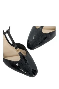 'Chic' Court Shoes