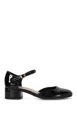 'Dominos' Court Shoes