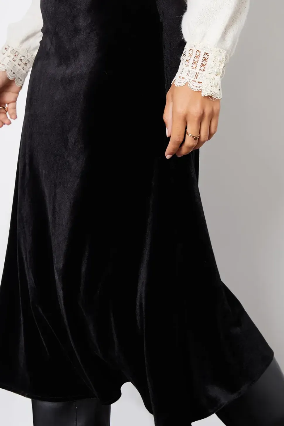 'Flora' Velvet Flared Pull On Midi Skirt