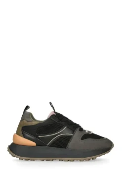 'Legend' Trainers