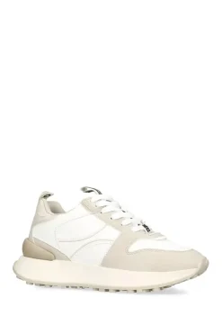 'Legend'  Trainers