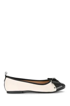 'Megan' Flats