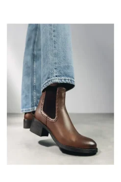 'Millia' Leather Chelsea Boots
