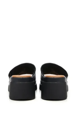 'Namya' Leather Flatforms