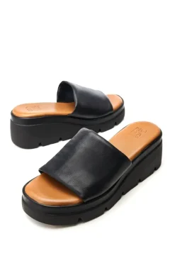 'Namya' Leather Flatforms
