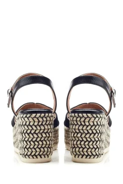 'Piala' Textile Wedges