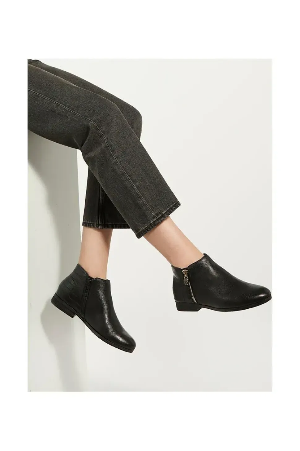 'Pond' Leather Ankle Boots