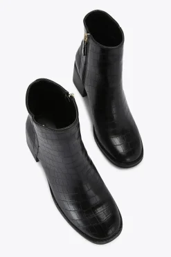 'Tibby'  Boots
