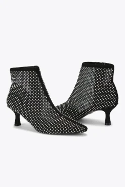 'Trust'  Boots